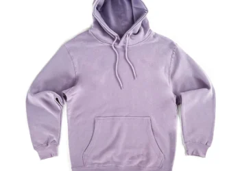 The Everyday Appeal and Utility of the Pullover: A Modern Wardrobe Essential