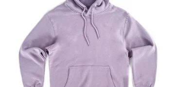 The Everyday Appeal and Utility of the Pullover: A Modern Wardrobe Essential