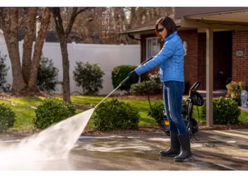 Transform Your Property’s Exterior with Royal Tide Property Wash: Sarasota’s Expert Cleaning Service